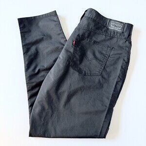 Levi's High Waisted Mom Jeans Women's Sz 33 x 30 High Rise Tapered Pants, Black